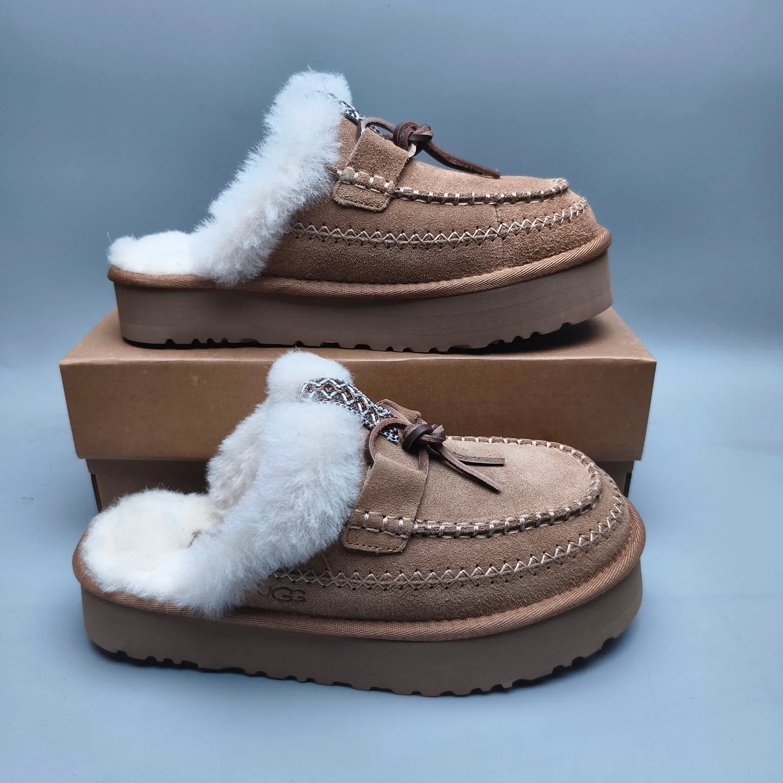💰480 UGG sheepskin all-in-one snow boots 8260 lace-up thick-soled casual slippers Color: Maroon Antelope Brown Matching code: 35-40